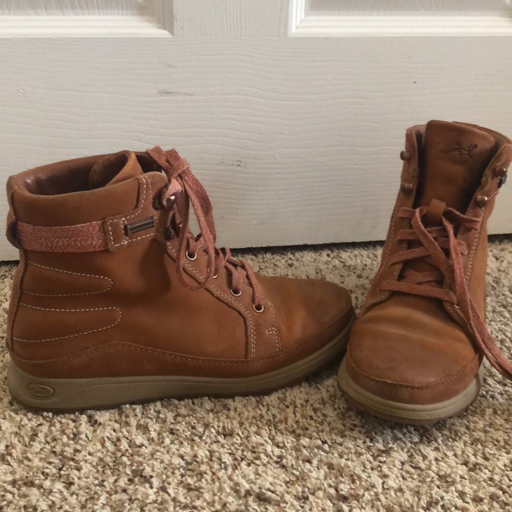 Stylish trail boot